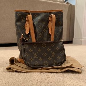 Authentic Louis Vuitton Monogram Handbag